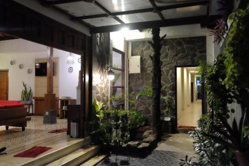 puri langenarjan guest house
