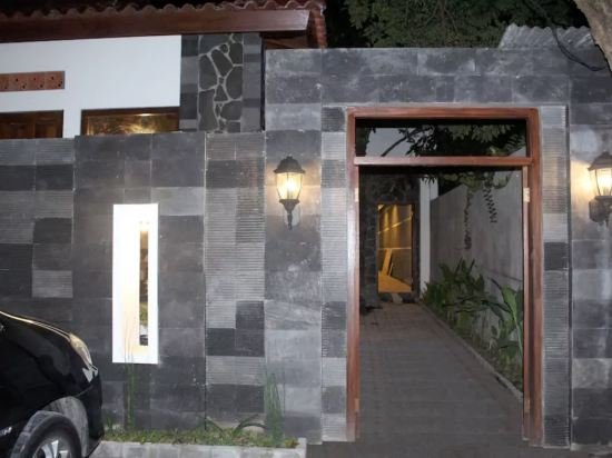 puri langenarjan guest house