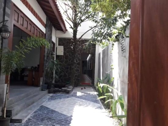 puri langenarjan guest house