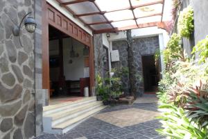 puri langenarjan guest house