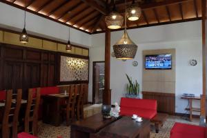 puri langenarjan guest house