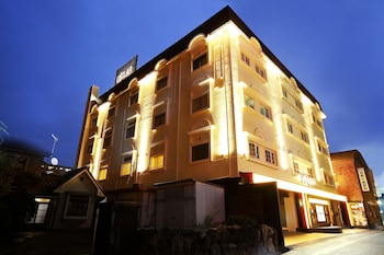 hotel leclair adult only