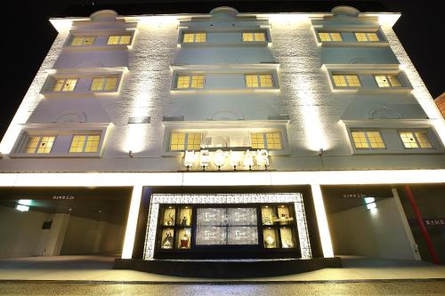 hotel leclair adult only