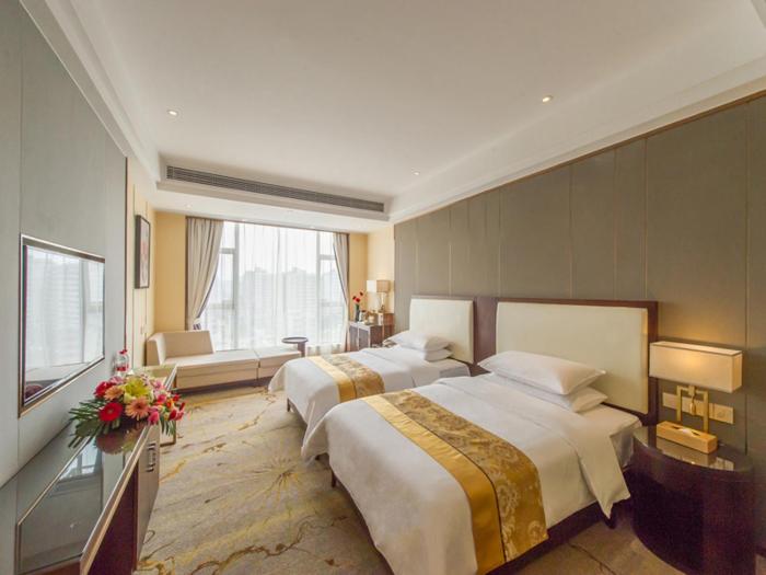 vienna international hotel guangxi guilin diecai wanda high speed railway station
