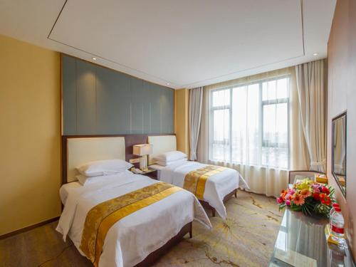 vienna international hotel guangxi guilin diecai wanda high speed railway station