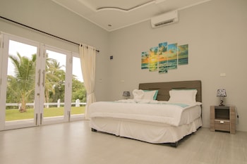 the hawks nest resort
