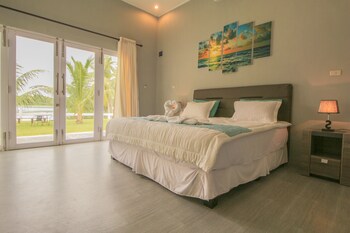 the hawks nest resort