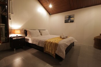 the hawks nest resort