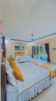 the hawks nest resort