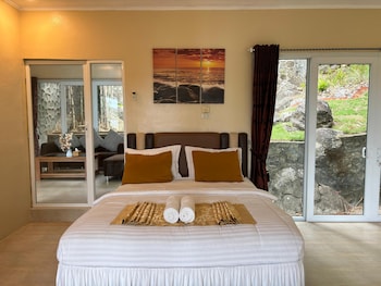 the hawks nest resort