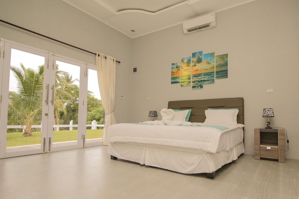 the hawks nest resort