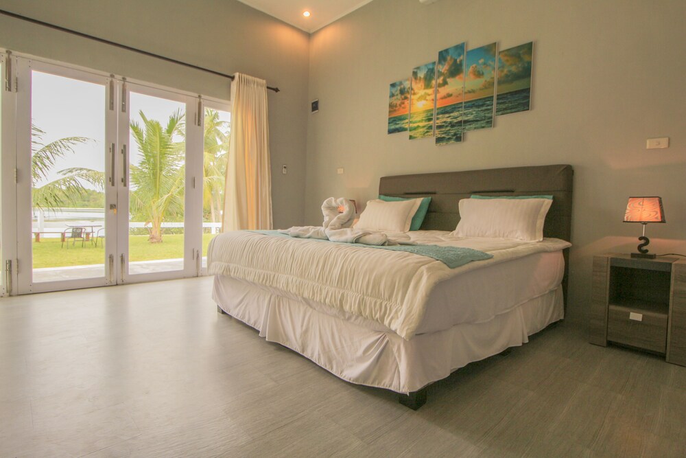 the hawks nest resort