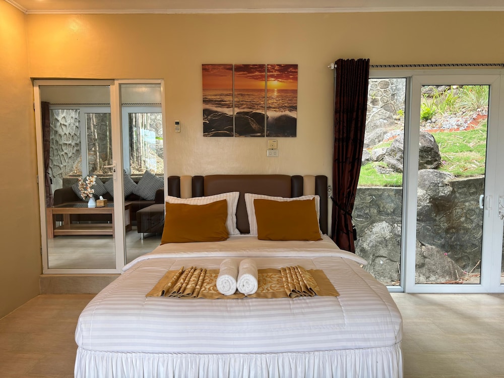 the hawks nest resort
