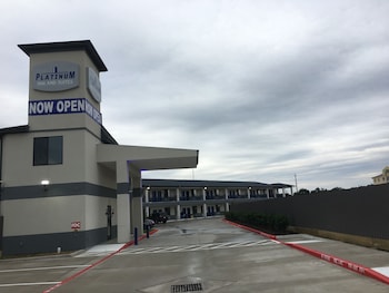 platinum inn and suites