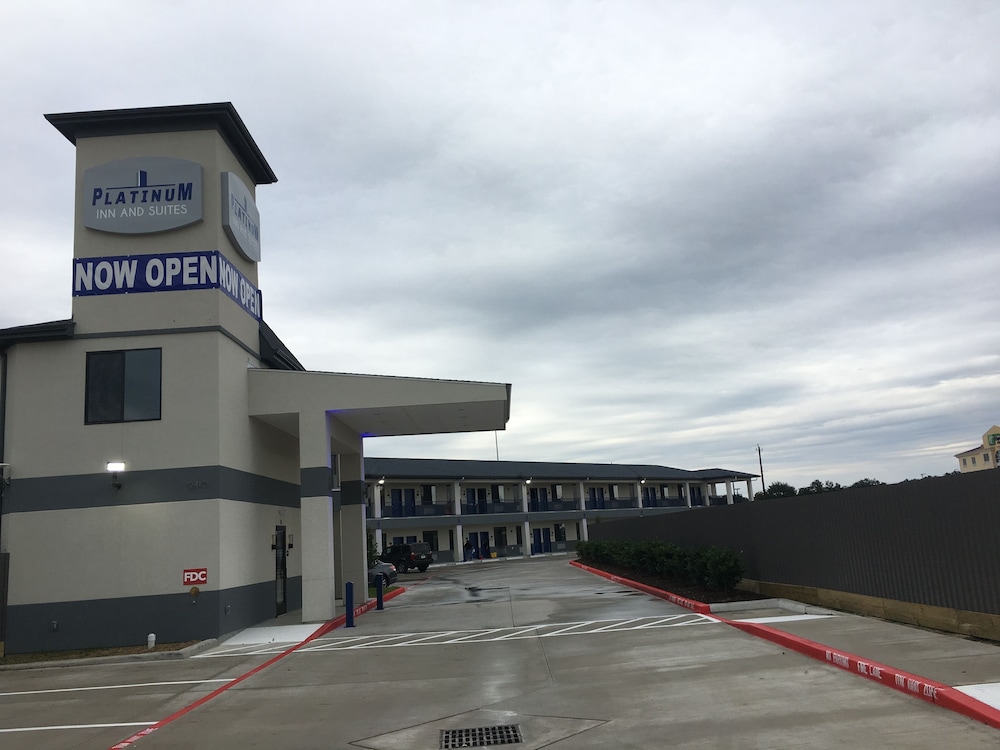 platinum inn and suites