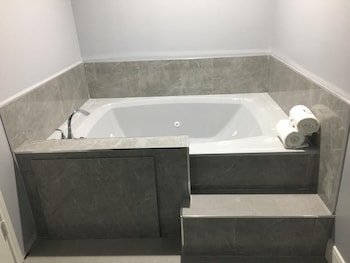 platinum inn and suites