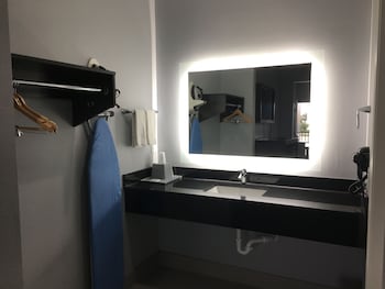 platinum inn and suites
