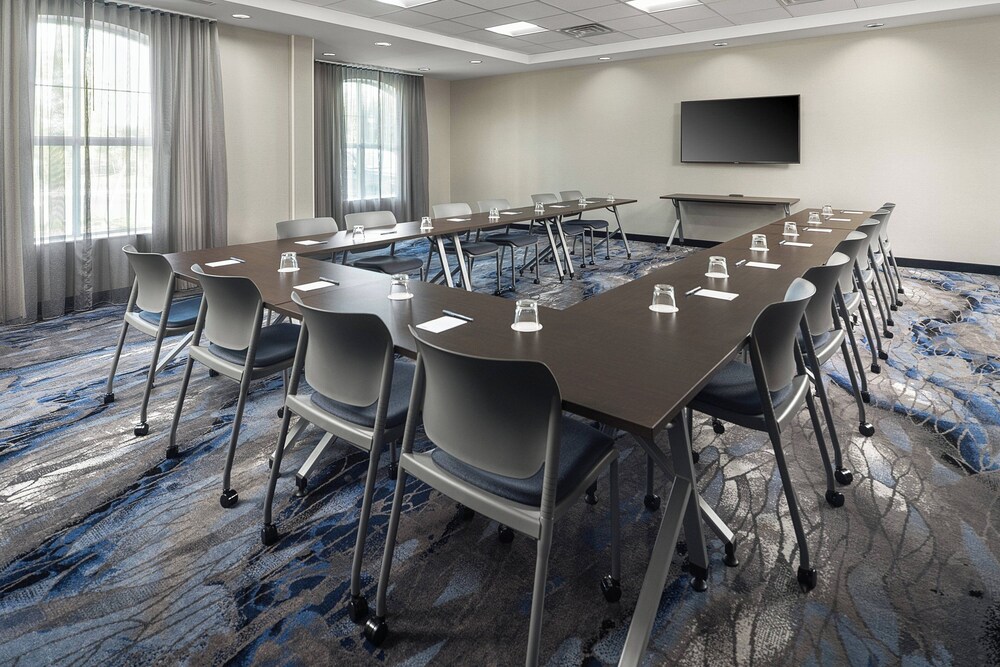 fairfield inn and suites by marriott south kingstown newport area