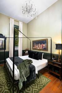 the mansion on royal