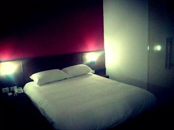 e just hotel borg el arab