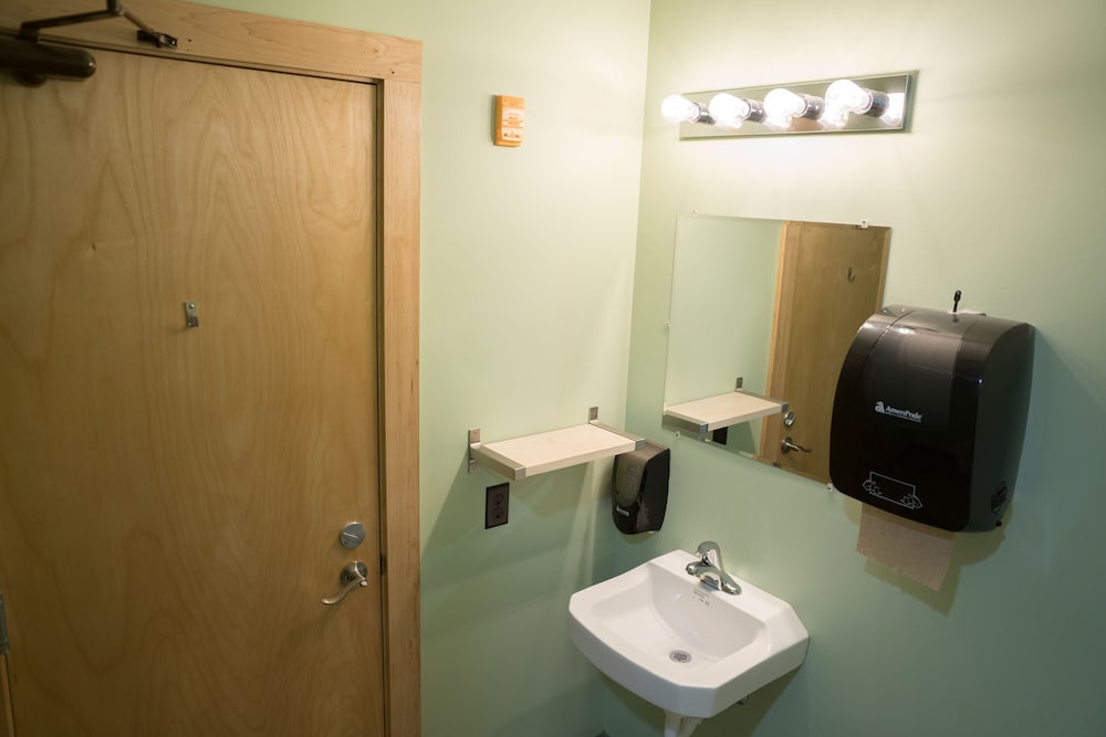 hostel du nord