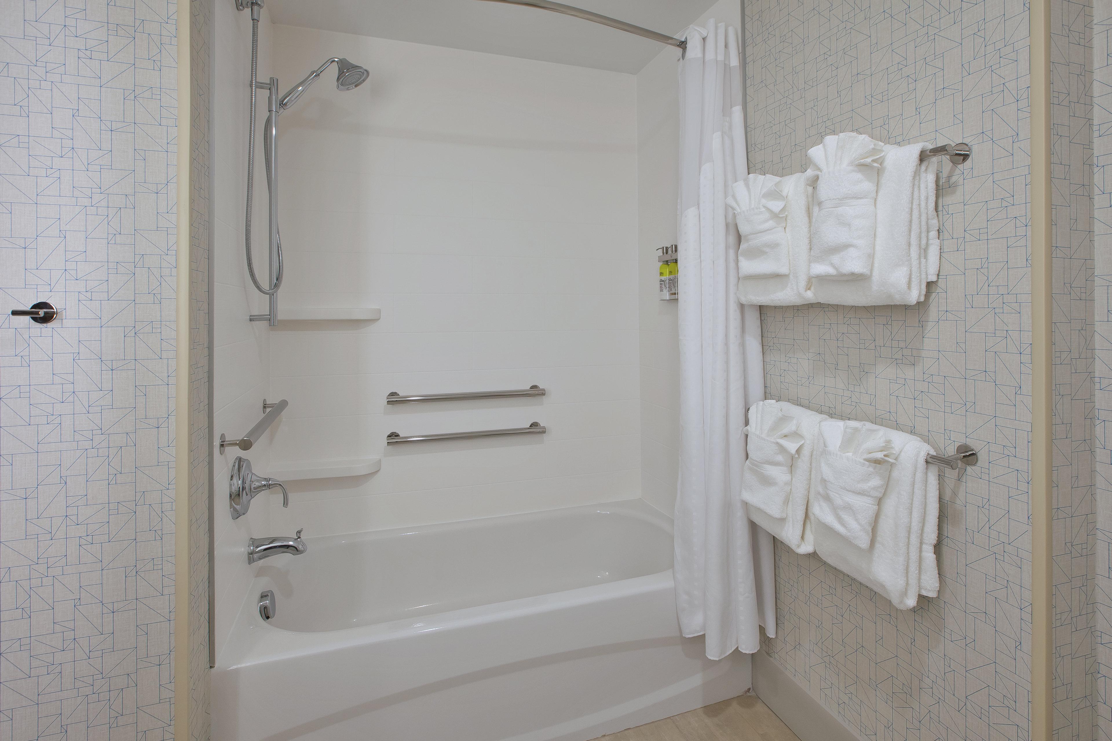 holiday inn express grand rapids airport north an ihg hotel
