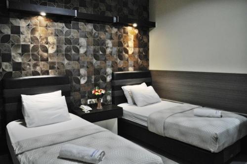 grand krakatau hotel serang