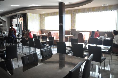 grand krakatau hotel serang