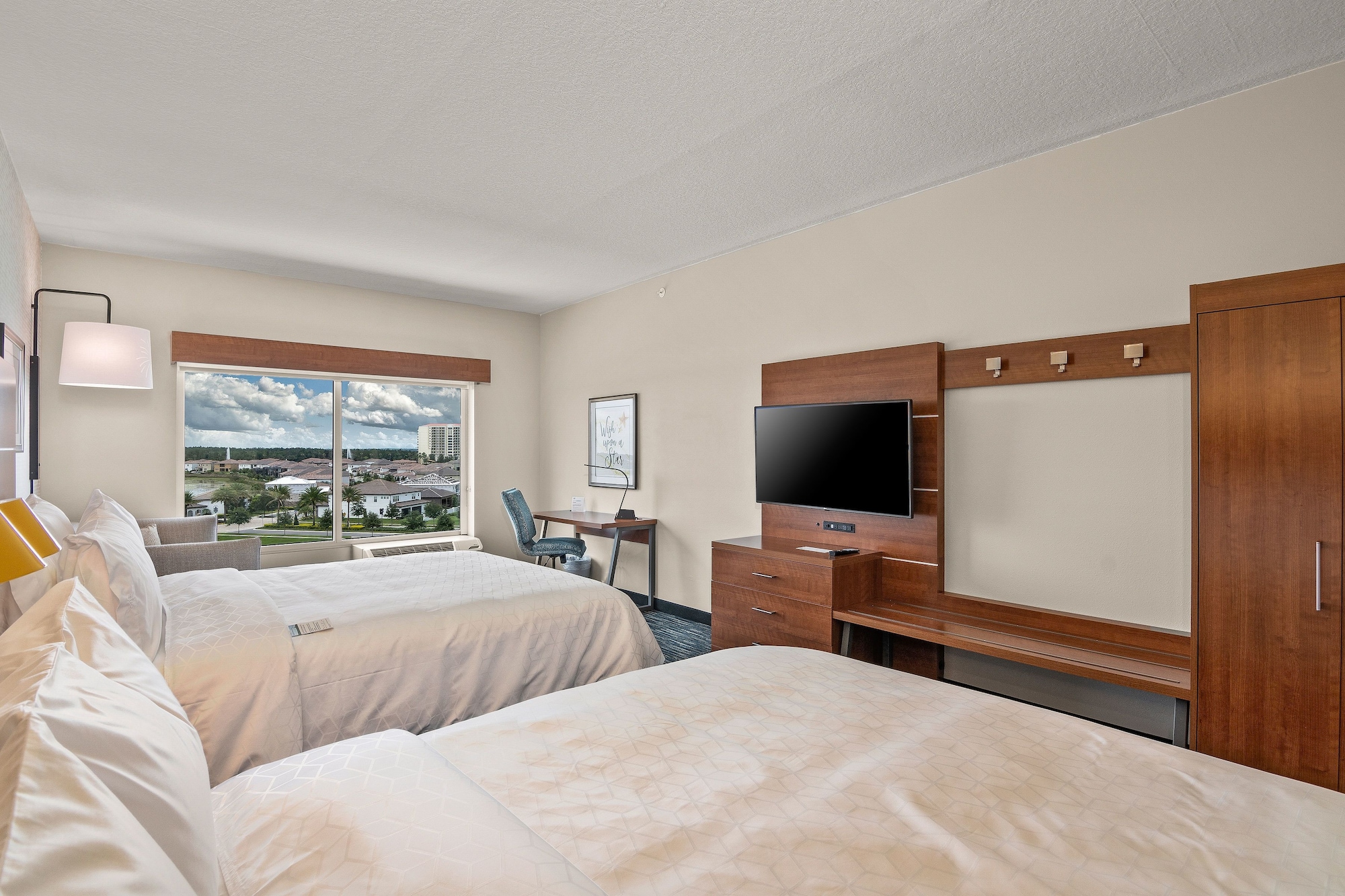 holiday inn express orlando lake buena vista area