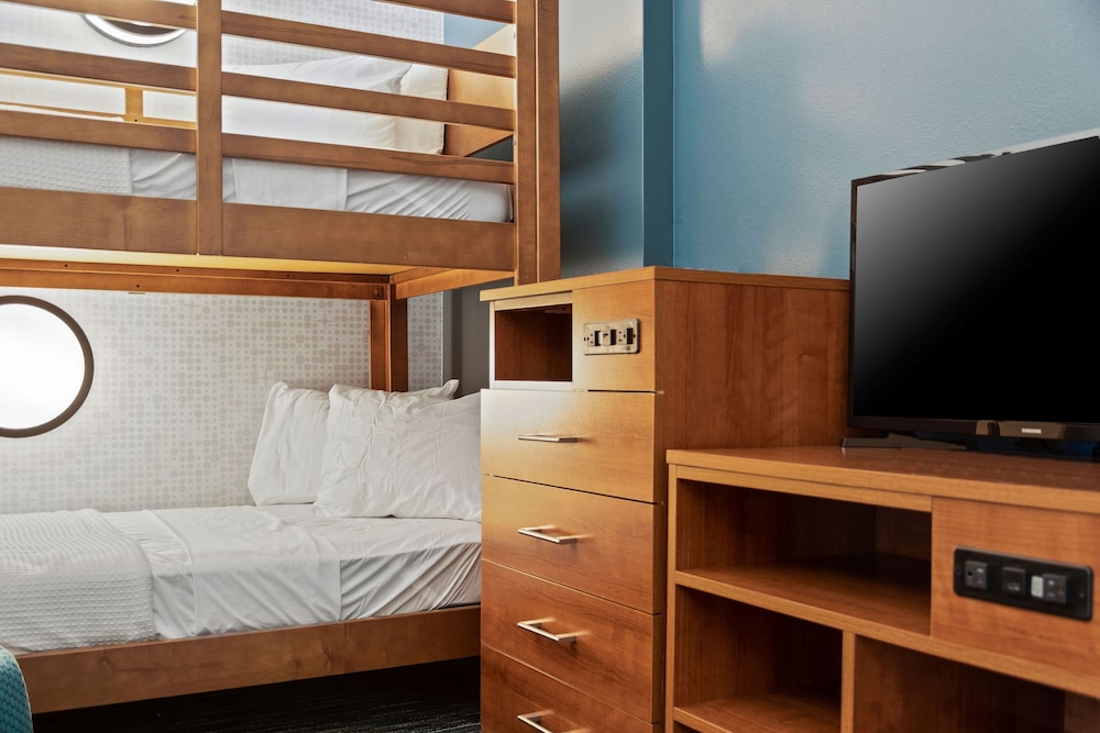 holiday inn express orlando lake buena vista area