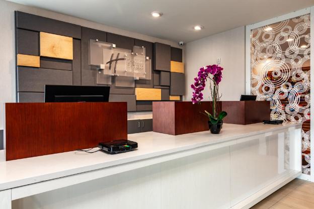 holiday inn express orlando lake buena vista area