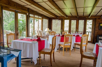 hawklee country house