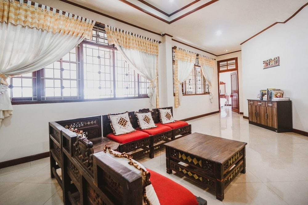 reddoorz syariah near gelora delta sidoarjo