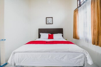 reddoorz syariah near gelora delta sidoarjo