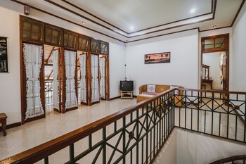 Reddoorz Syariah Near Gelora Delta Sidoarjo,Surabaya>>Sidoarjo,2.5 star