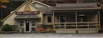 mountain springs lake resort