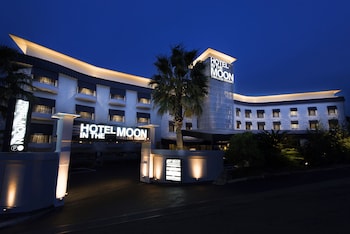 hotel in the moon yokohama
