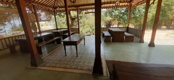arys lagoon bungalow and hotel
