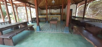 arys lagoon bungalow and hotel