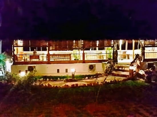 arys lagoon bungalow and hotel