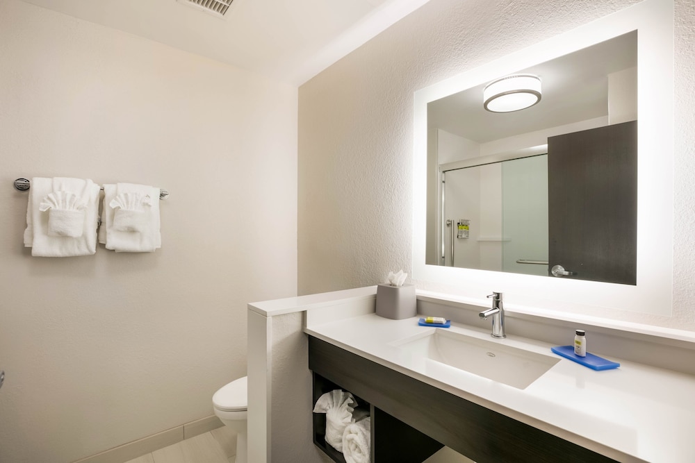 holiday inn express jacksonville town center