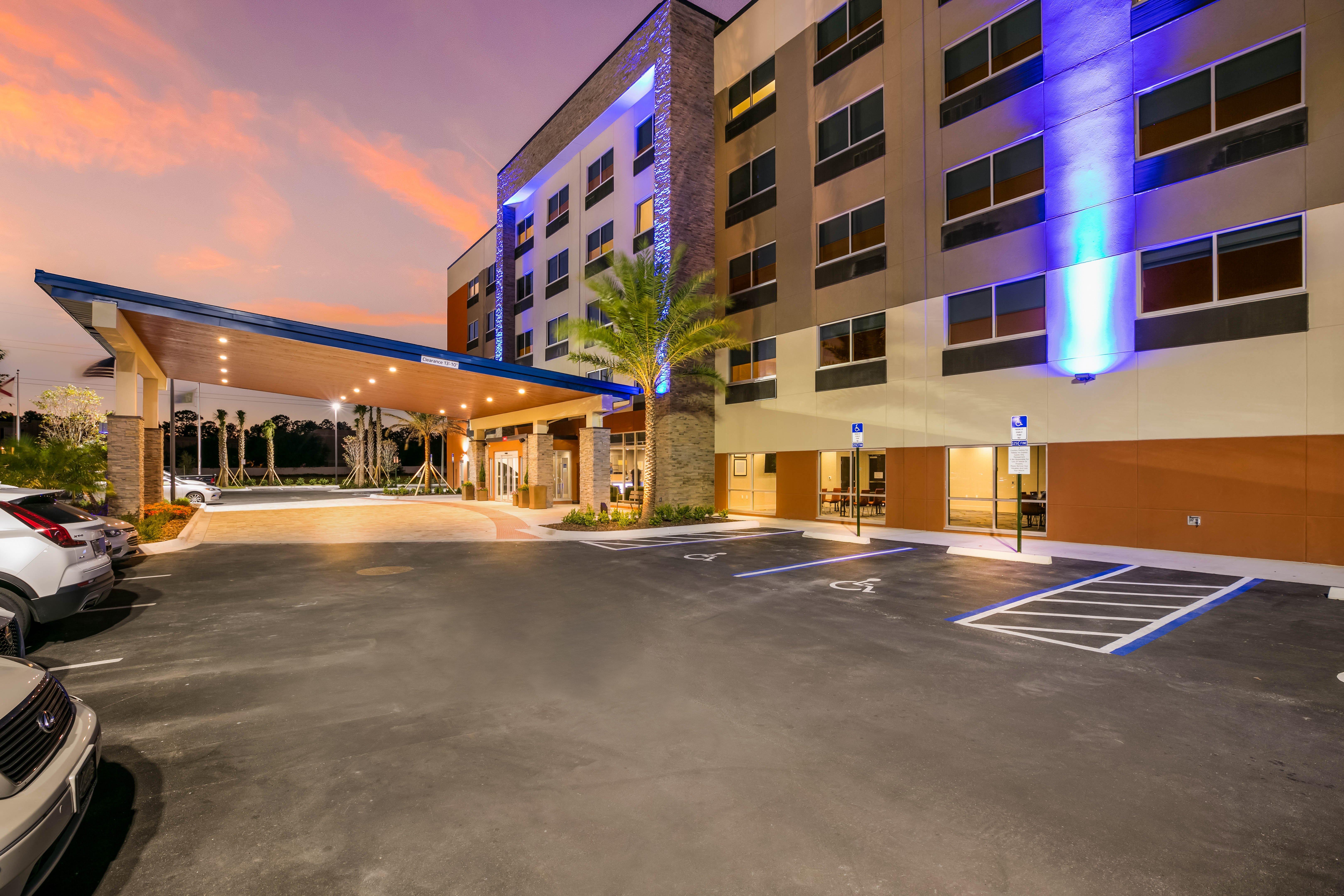 holiday inn express jacksonville town center