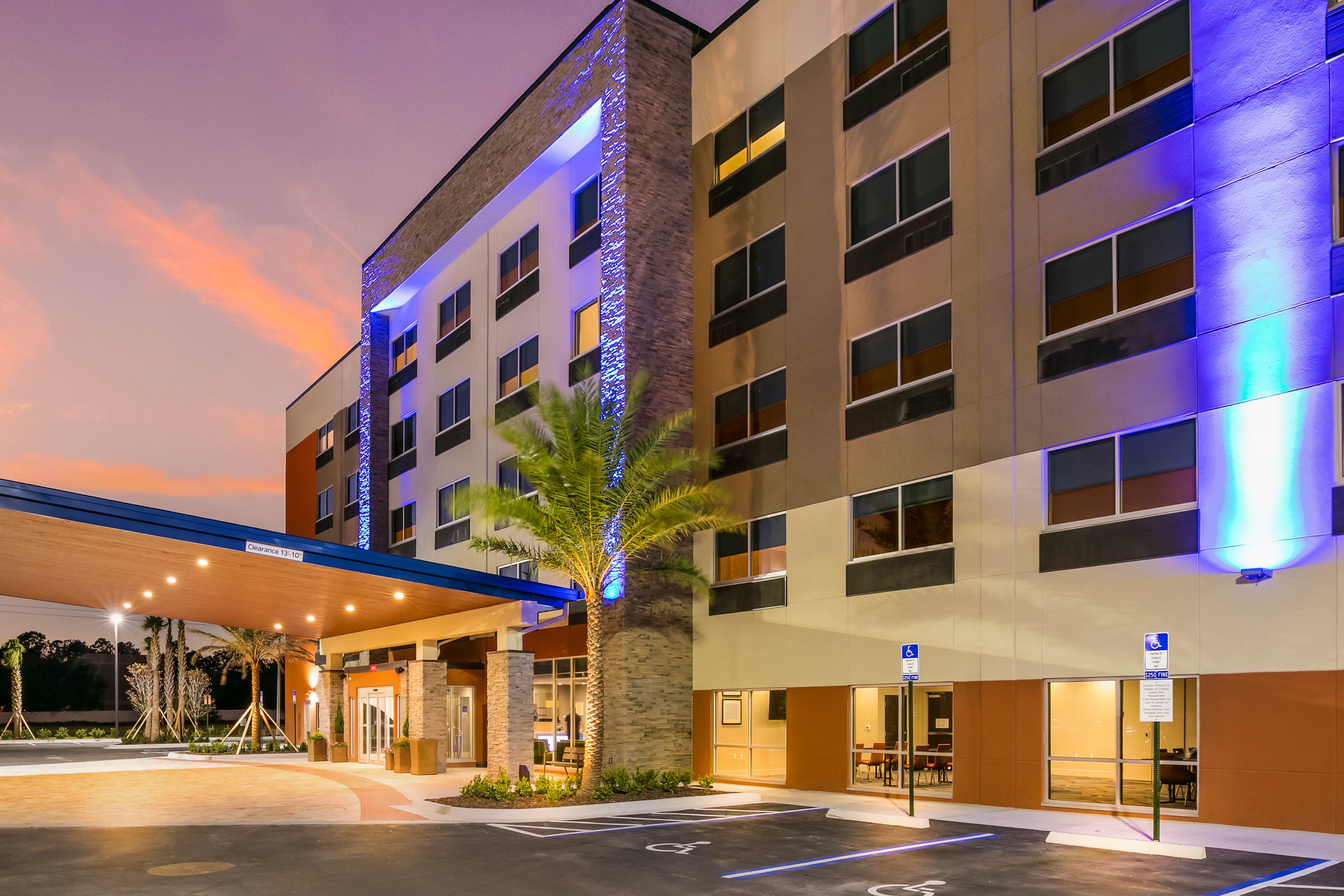 holiday inn express jacksonville town center