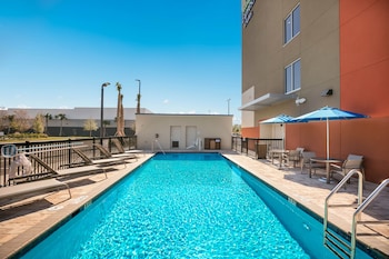 Holiday Inn Express Jacksonville Town Center,Jacksonville>>Duval,2.5 star