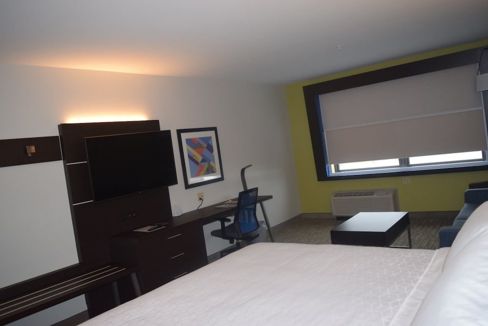 holiday inn express and suites middletown an ihg hotel