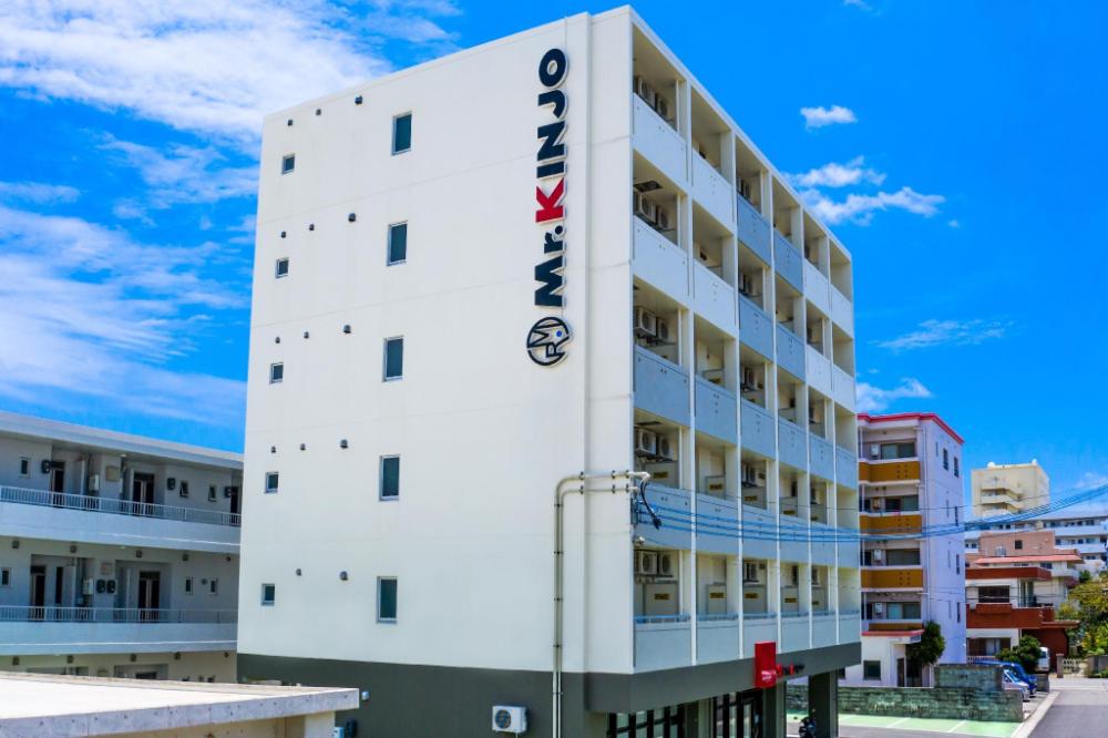 hotel mr kinjo golden cats
