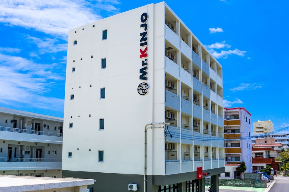 hotel mr kinjo golden cats
