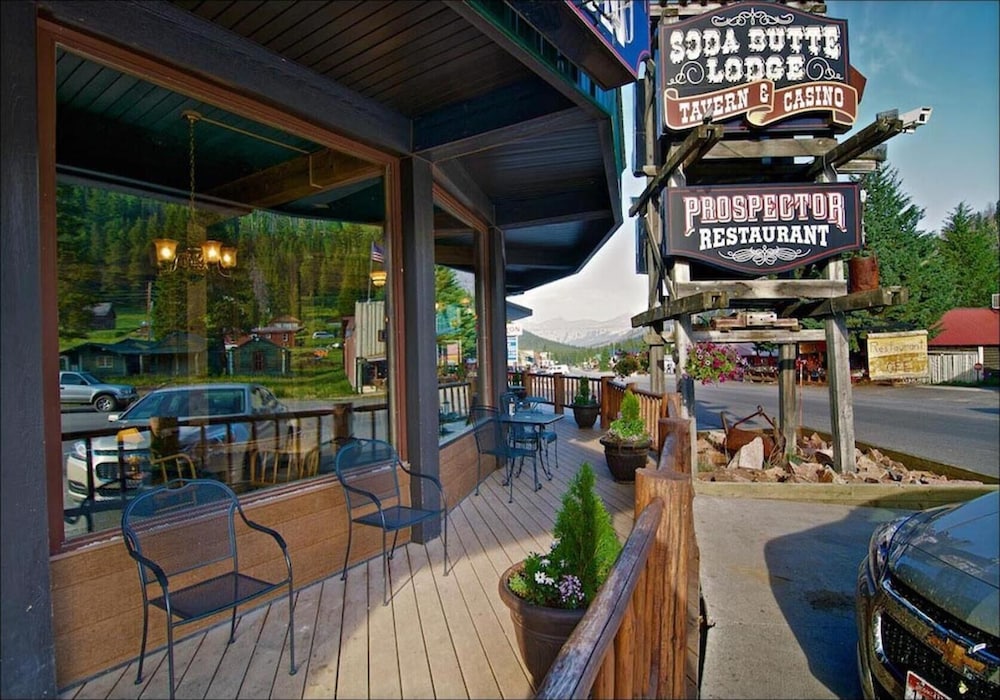 soda butte lodge