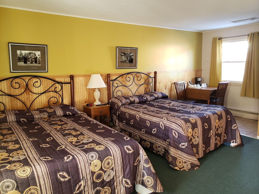 the colonial motel