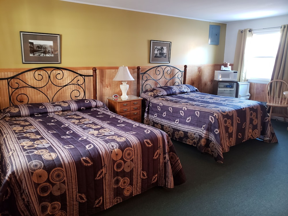 the colonial motel